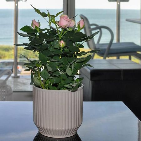 Soho Beach Apartment With Fabulous Sea View And 2 Minutes To The Beach With Free Parking And Netflix Bournemouth Esterno foto