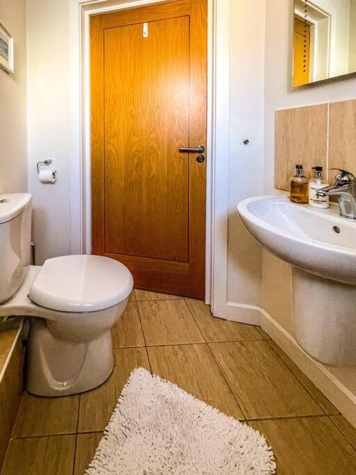 Soho Beach Apartment With Fabulous Sea View And 2 Minutes To The Beach With Free Parking And Netflix Bournemouth Esterno foto