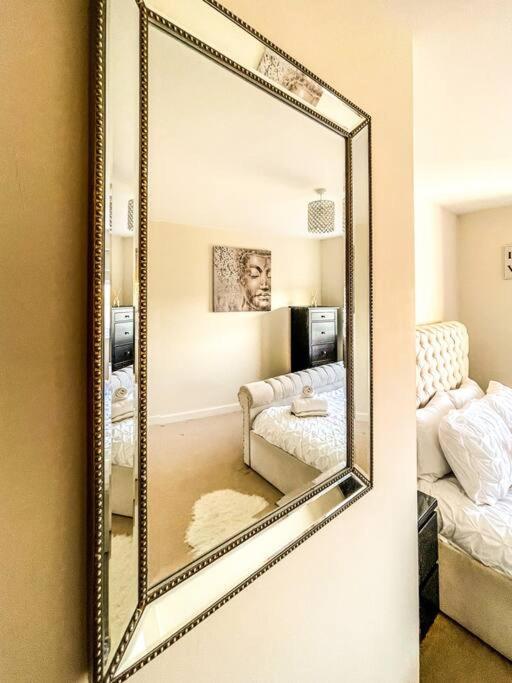 Soho Beach Apartment With Fabulous Sea View And 2 Minutes To The Beach With Free Parking And Netflix Bournemouth Esterno foto