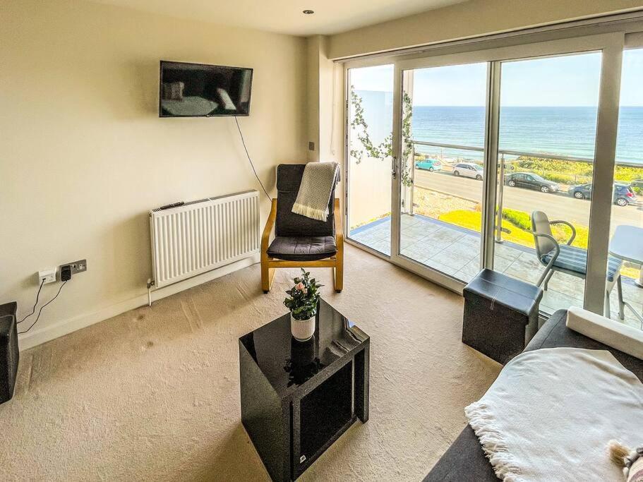 Soho Beach Apartment With Fabulous Sea View And 2 Minutes To The Beach With Free Parking And Netflix Bournemouth Esterno foto